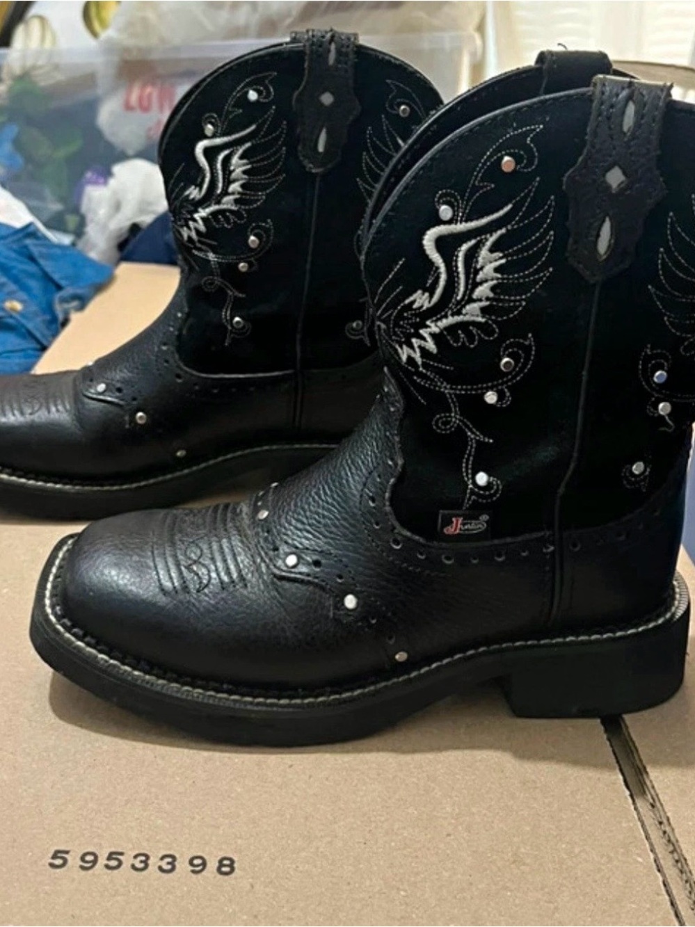 Women Black Western Embroidered Pull-On Boots